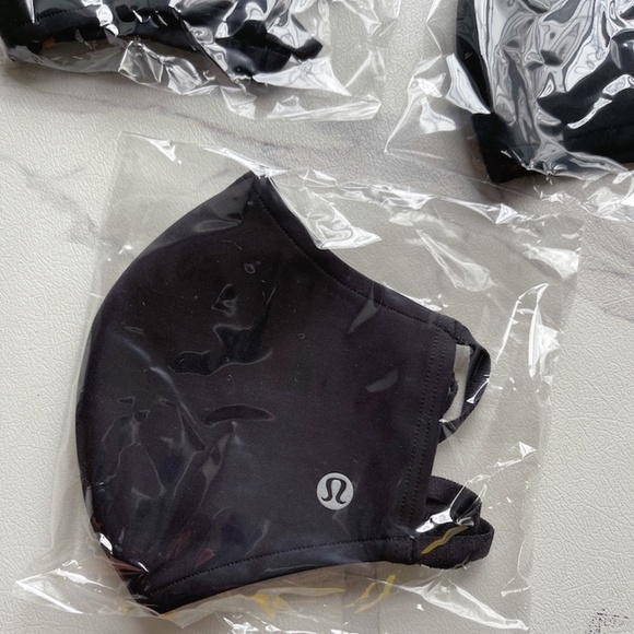 LULULEMON DOUBLE STRAP FACE MASK 3 PACK - Picture 4 of 12